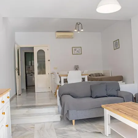 Apartment Aamos De Torremolinos